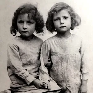 Lucas Ravinale + Loup Uberto