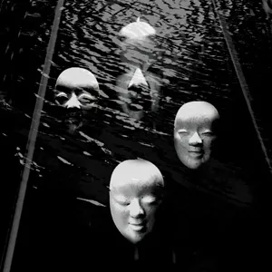 O_U_T_R_E_N_O_I_R - Rhapsodie en août